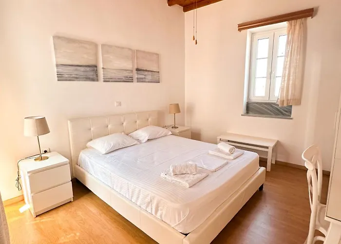Tinos - House - Sleeps 5 - Pet Friendly - Parking